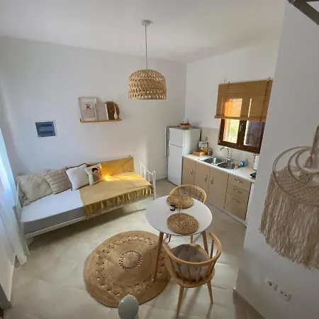 Celestia Casa vacanze Chalki Town